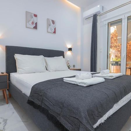 Apollo 2 Bd Jacuzzi Suite Athens Exterior photo