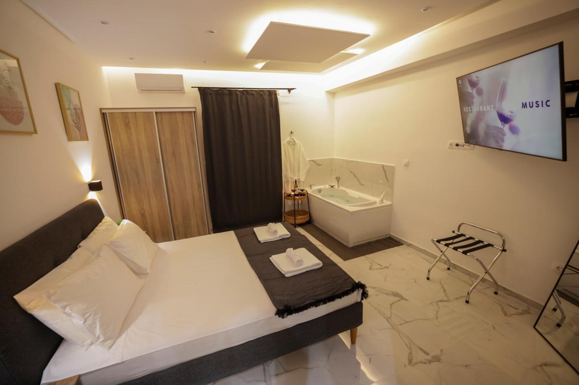 Apollo 2 Bd Jacuzzi Suite Athens Exterior photo